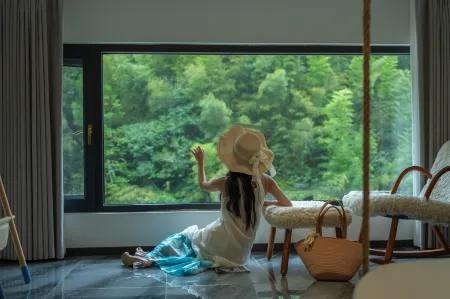 Poetry and Yuanfang·Anji·Boutique Family Coffee Pool Villa (Zhebei Grand Canyon Drifting Shop) Отели рядом с достопримечательностью «shi ling cun»