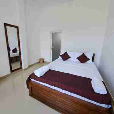 Anne's Airport Transit Villa & Hotel Rooms