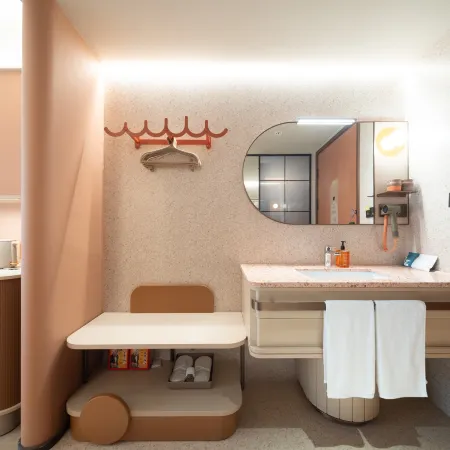 Orange Hotel (Jiaxing Road Food Street Branch, Shihao Plaza, Central District, Leshan City)