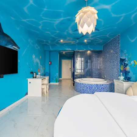 Jiuduo Yunjing Homestay (Xinyang Railway Station Tianrun Plaza)