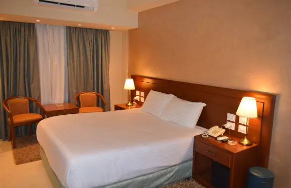 奧馬爾艾爾凱浩姆明亞酒店