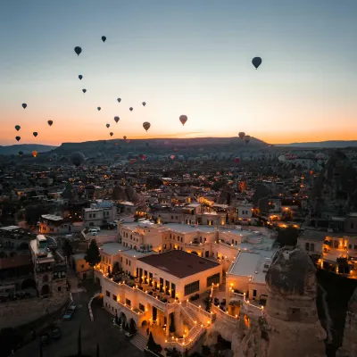 Sacred Mansion Hotels near Balloons View Point