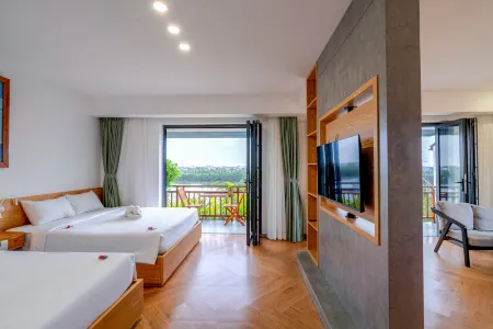 Palm Riverside Boutique