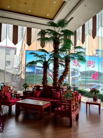 Lihua Friendship International Hotel Отели рядом с достопримечательностью «Huanghua Port Golden Beach»