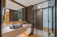 Urumqi County Jianguo HIDDEN Hotel (High-Speed Railway Station North Square Wanda)