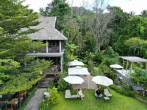 พราวภูฟ้าแม่ริม โรงแรมในแม่ริม