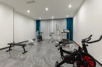 Fenghua Hotel (Guiyang Qingzhen Business College)