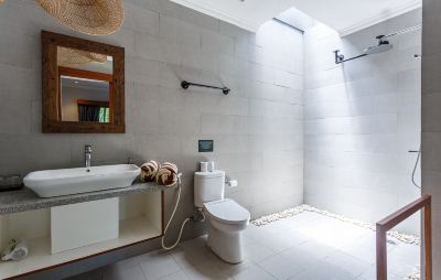 Standard King Room Canggu Hype Photo