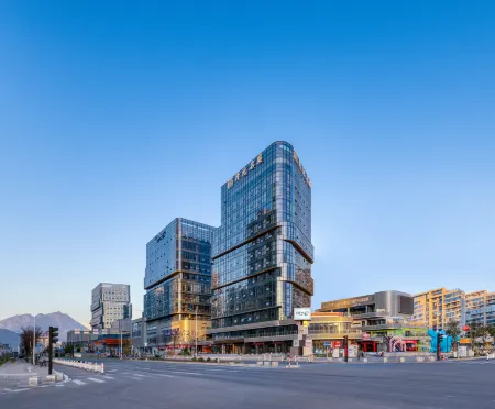 Maison New Century Hotel MixC Ouhai Wenzhou Отели рядом с достопримечательностью «Towering Big Ancient Tree»