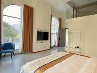 Lianhuwan Guesthouse (Zhaoqing Qixingyan Scenic Area Branch) Hotels near The Yuejiang Tower
