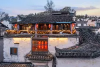 Huipai Bainian Laozhai Homestay Bao Shantang Hotels near Li Keng