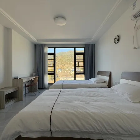 Lingfeng Yichen Ju Homestay