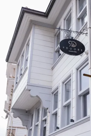 9 Doors Hotel