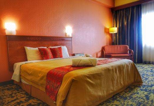 5. 호텔 그랜드 컨..