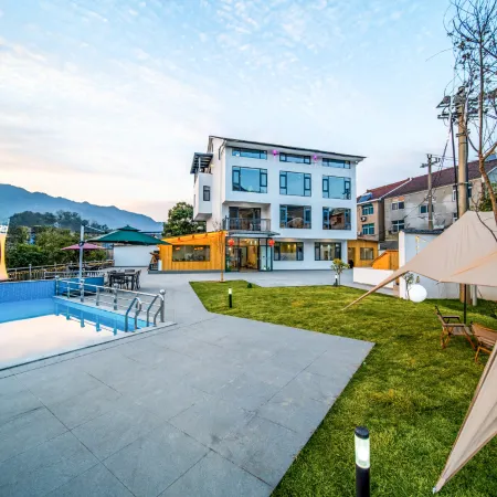 Tonglu Ouyuer Suiyuan Homestay (OMG Heartbeat Amusement Park Yaolin Wonderland Branch) Отели рядом с достопримечательностью «Sanzhai Liuyuan»