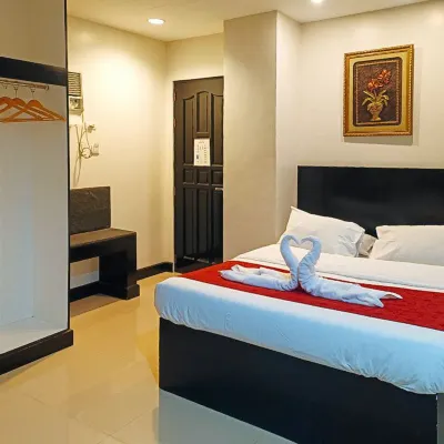 Check Inn Hotel Dumaguete City by RedDoorz Hotels near Quezon Park