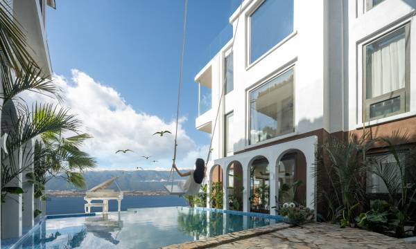 Xianyun Astrum Pool | Dessert · 360 ° Cliff Sea View Music Hot Spring Hotel (Dali Erhai Branch)