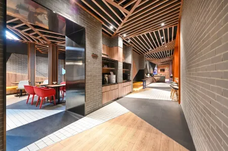 Beijing Nanluoguxiang Crystal Orange Hotel Отели рядом с достопримечательностью «Jinghang Canal Jishuitan Port»