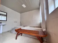 Jinhai Yiyun Hot Spring Hotel - Hot Springs