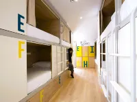 フォー ユー ホステル セビリア セビリアのホテル