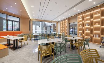 GEM Hotel(XihuRoad,Yuehu District Yingtan City Jiangxi Province Gemei Hotel)