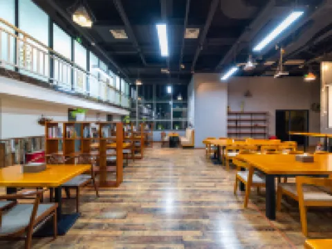 Vienna International Hotel (Jieyang Puning Square Wantaihui Branch) Hotels in Puning