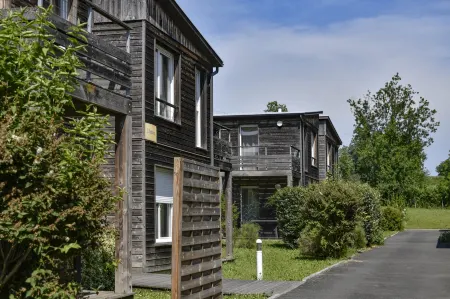 ​​Residence Vacanceole – Domaine de Saint-Orens​ Отели в г. Курансан