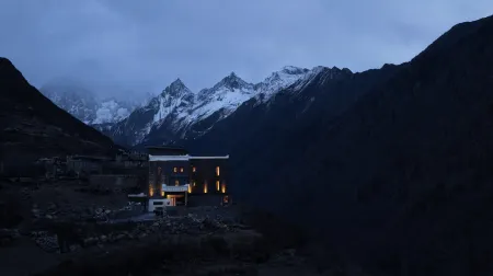 Yanlan Xue Xiu · Snow - domain Secret - land Homestay (Siguniang Mountain Scenic Area Store) Отели рядом с достопримечательностью «Changpingcun»
