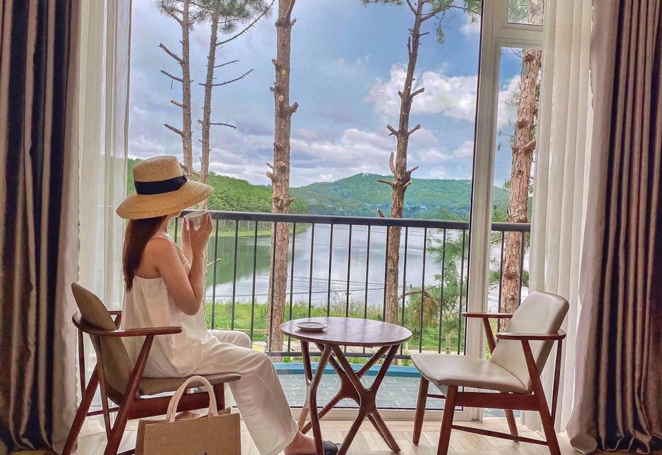 3. 로미오 & 줄리..