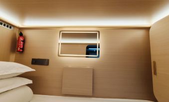 Youxiang Zhi Jia Capsule Hostel Homestay (Linyi Buynow Store)