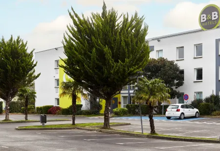 B&B Hôtel Evry-Lisses (2) Отели в г. Ормуа