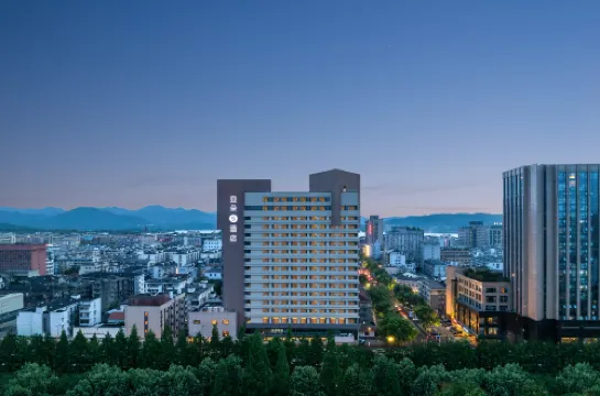 杭州西湖湖濱解放路亞朵S飯店