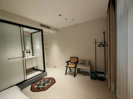 Phoenix Ancient City Dubai River View Homestay