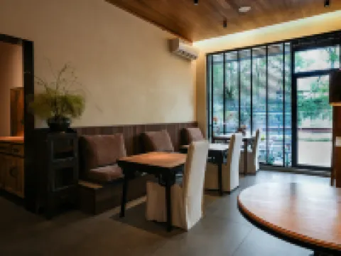 Eryou Homestay Wuzhen Hotel di Tongxiang