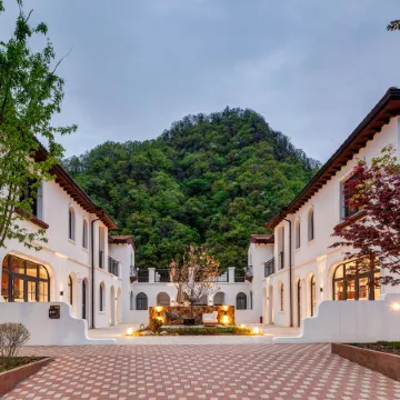 Floral Hotel·Xianning Residential Homestay