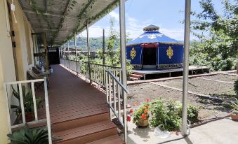 Kuerdening Riverside Homestay