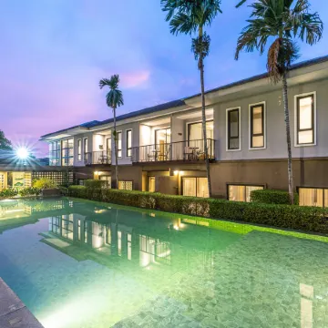 Antiya Hotel Phuket Отели рядом с достопримечательностью «Ват-Чалонг»