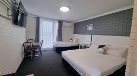 บัสเซลตัน โมเทล