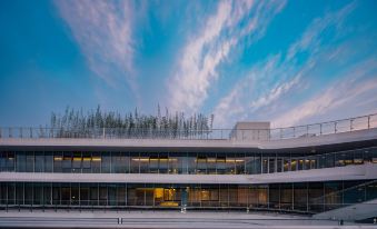 Huzhou Xisai Zhenyue Resort Hotel