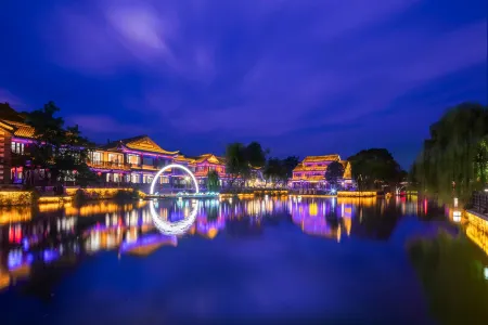 Shuimo Lanting Inn (Inside Taierzhuang Ancient City Scenic Area) Отели рядом с достопримечательностью «Taierzhuang Ancient Town»