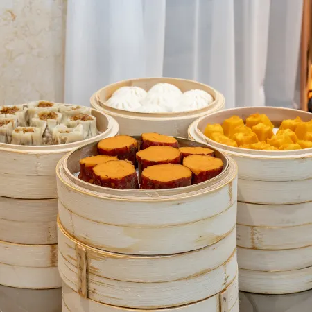 Vienna Hotel (Panzhou Nanhu Park Ginkgo Square)