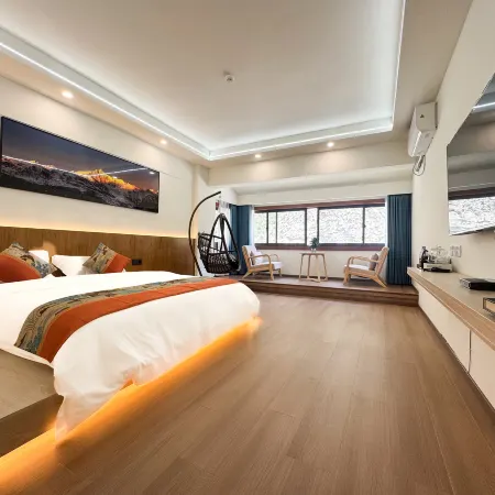Li Qimulin Hotel