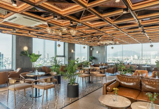 푹 롱 럭셔리 다낭 조식 뷔페 장소