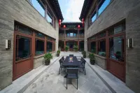 RED Lantern Hall Hotel in zona China Escort Agency