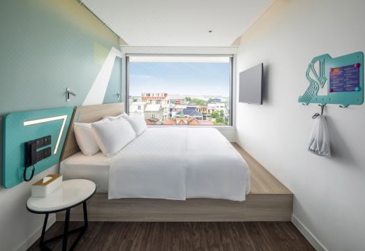 3. 트루 바이 힐튼..