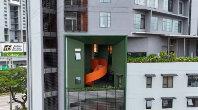 The Graph Hotel Отели рядом со станцией Bandar Tasik Selatan Station