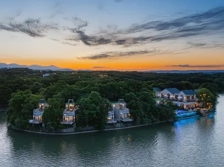 Nanchang ONLYONE Lake Centre Island Homestay Отели рядом с достопримечательностью «Yuweizhou Park»