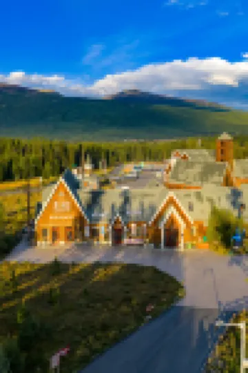 漫雲澗リゾート民宿（カナス国立公園観光客サービスセンター） カナス川周辺のホテル