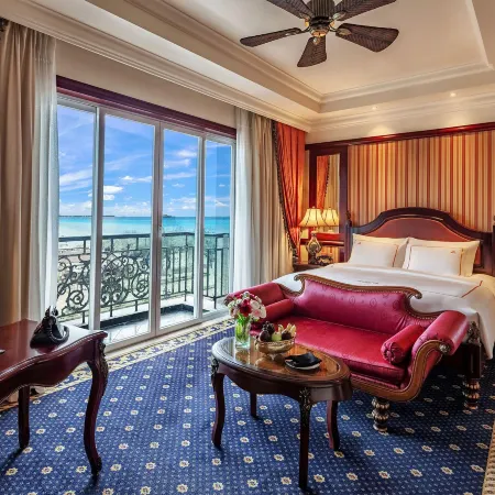 The IMPERIAL Vung Tau Hotel Отели рядом с достопримечательностью «Пляж Бэк»
