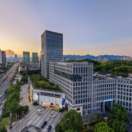 Four Seasons Huatong Hotel (Tonglu City Center Branch)